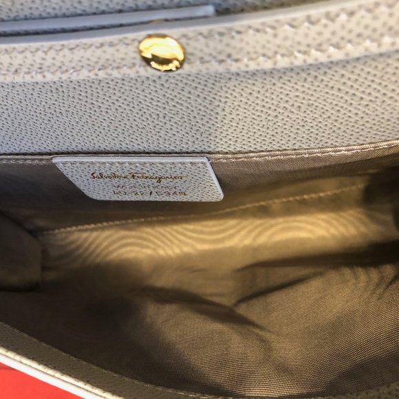 Salvatore Ferragamo Vara Bag - Picture 3 of 7